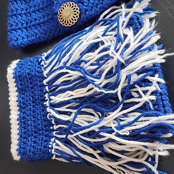 HAND CRAFTED SCARF AND HEADBAND SET - Picture 3 of 7